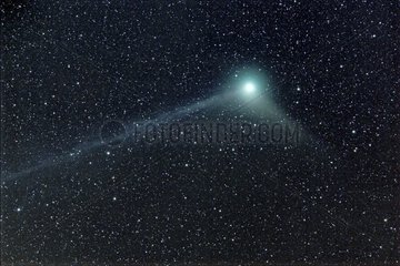 Comète Machholtz C/2004Q2 et ses queues bien visibles