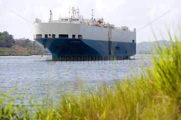 Frachtliner auf dem Panamakanal