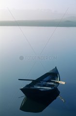 Région des lacs  barque sur le lac Puyehue  bateau