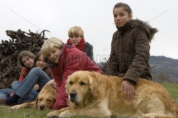 Young people with dogs France