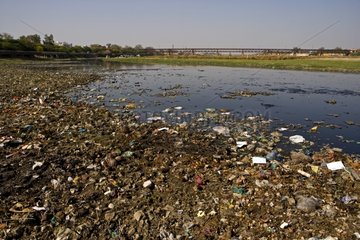 Blick auf den verschmutzten Yamouna River Agra Uttar Pradesh
