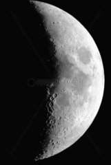 La surface de la Lune 2 jours avant le premier quartier