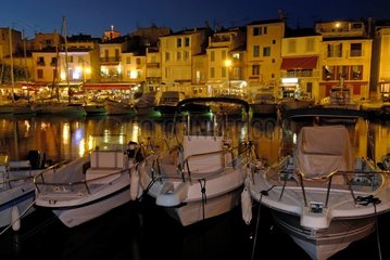 Boote im Tragen von Cassis in der Nacht Frankreich