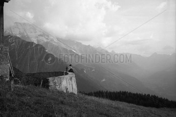 Züchter auf der Weideland La Charme in den Alpen Frankreich
