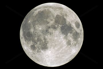 The biggest full Moon of 2006