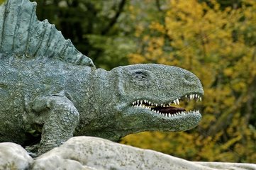 Reptilienpermien Inferieur au Parc Prehistorique Frankreich