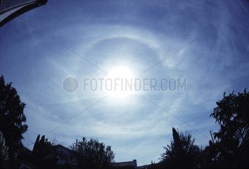 22 Â° halo around the Sun Ray France