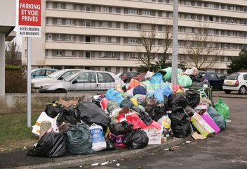 Heap of garbage in the streets one day to strike Orleans