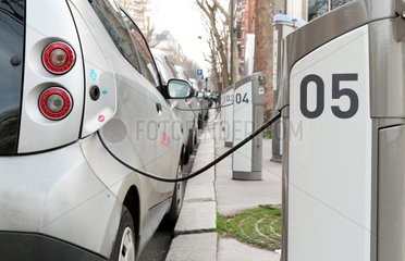 Self-service electric cars in Paris