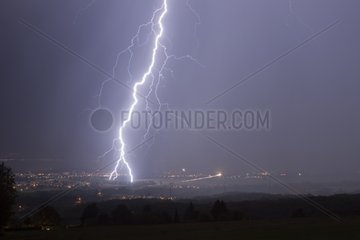 Lightning branched generating 3 impacts on trees Switzerland