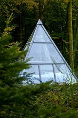 Glass tent teepee form