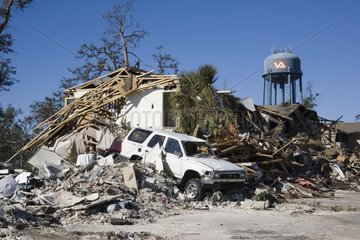 Fragments let by Hurricane Katrina in Gulfport USA