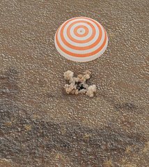 Expedition 25 Landing Kazakhstan