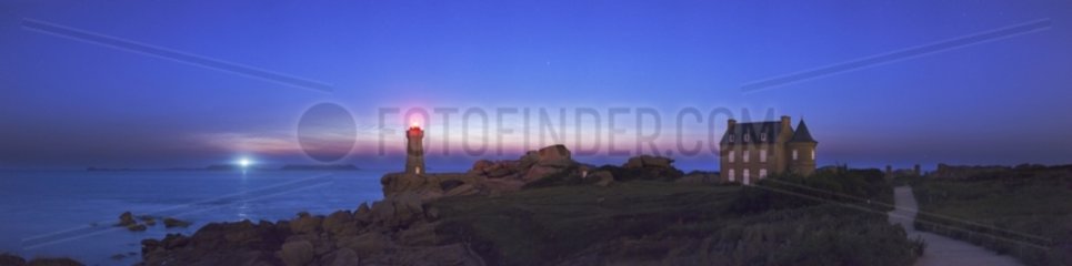 Lighthouse of Ploumanac'h at twilight
