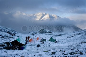 Camp scientific expedition of the White Lake in the snow