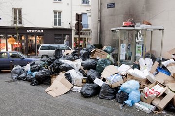 Garbage accumulating in the street during a strike France