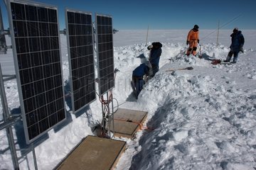 Installing Seismic Station Concordia Antarctic