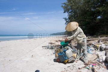 Waste collection in the PN Tarutao in Thailand