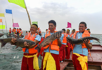 CHINA-XINJIANG-BOSTAN LAKE-FISHING SEASON (CN)