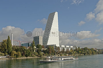 Roche Hauptsitz am Rheinufer in Basel  Schweiz