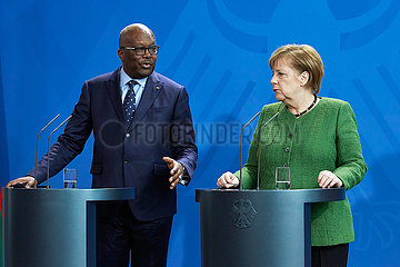 Berlin  Deutschland - Bundeskanzlerin Angela Merkel und der Staatspraesident von Burkina Faso  Roch Marc Christian Kabore.