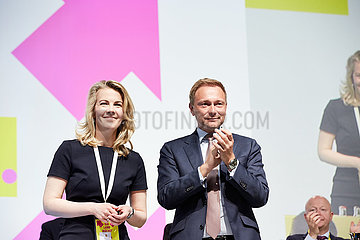 Berlin  Deutschland - Linda Teuteberg und Christian Lindner auf dem FDP-Bundesparteitag.