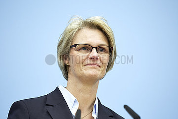 Berlin  Deutschland - Bundesministerin Anja Karliczek.