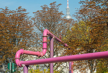 Ueberirdische Entwaesserungsrohre von Baustellen in Berlin