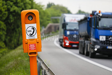 SOS Notrufsaeule auf der Autobahn A2  Nordrhein-Westfalen  Deutschland