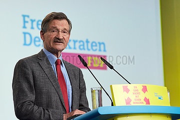Berlin  Deutschland - Hermann Otto Solms  Bundesschatzmeister der FDP. Rede auf dem Bundesparteitag.