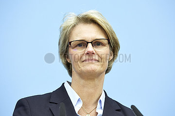 Berlin  Deutschland - Bundesministerin Anja Karliczek.