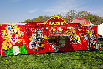 Themenbild Zirkus  Kasse Circus und Zirkuszelt  Deutschland