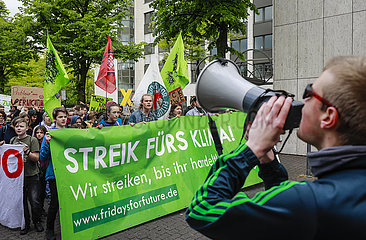 Fridays for Future Demonstration  Essen  Ruhrgebiet  Nordrhein-Westfalen  Deutschland