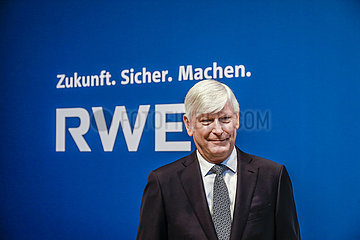 Dr. Rolf Martin Schmitz  RWE Vorstandsvorsitzender  CEO der RWE AG  Essen  Nordrhein-Westfalen  Deutschland  Europa