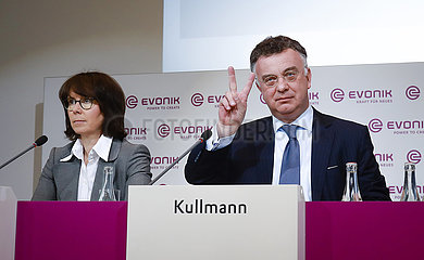 Evonik-Vorstand  Bilanzpressekonferenz  Essen  Nordrhein-Westfalen  Deutschland  Europa