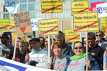 Berlin  Deutschland - Gemeinsam gegen Verdraengung und Mieterwahnsinn
