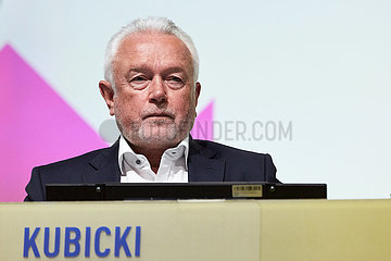 Berlin  Deutschland - Wolfgang Kubicki  stellvertretender Bundesvorsitzender der FDP auf dem Bundesparteitag.