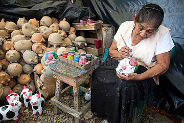 souvernier-vendor in nicaragua