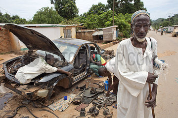 car parts being sold on the market in CAR
