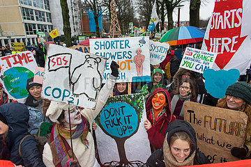 protest in Amsterdam against climate change