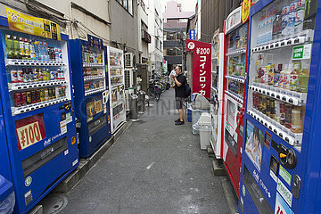 vendor machines in Tokyo