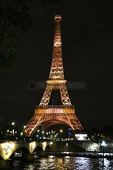 FRANCE - PARIS - EIFFEL TOWER