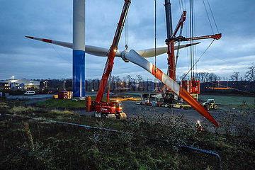 Windrad-Montage  Bottrop  Ruhrgebiet  Nordrhein-Westfalen  Deutschland