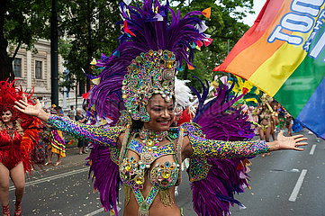 Wien  Oesterreich  Teilnehmerin auf der Euro Pride Parade