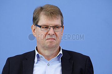 Bundespressekonferenz zum Thema Gemeinsame Kandidatur fuer den Parteivorsitz der SPD