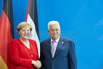 Berlin  Deutschland - Bundeskanzlerin Angela Merkel und Mahmoud Abbas  der Praesident der Palaestinensischen Autonomiebehoerde.