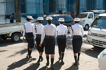 Yangon  Myanmar  Verkehrspolizistinnen in Uniform