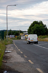 Irland  Dundalk - Irische Grenze: Wechselstube an einer Landtrasse Richtung Belfast