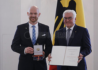 Verleihung des Verdienstordens der Bundesrepublik  Schloss Bellevue  2. Oktober 2019