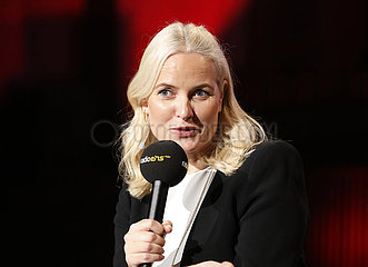 Radioeins royal: Kronprinzessin Mette-Marit stellt ihre Norwegen-Anthologie im Grossen Sendesaal des rbb vor
